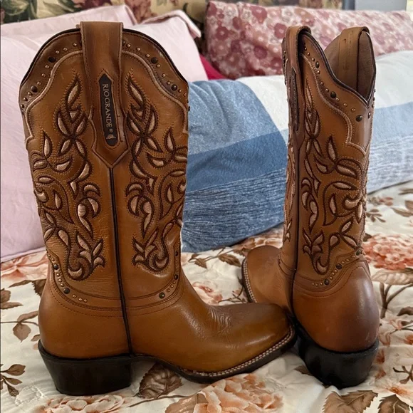 WOMEN'S ROUND UP HOLLY PERFORMANCE WESTERN BOOTS - BROAD SQUARE TOE - Picture 5 of 12